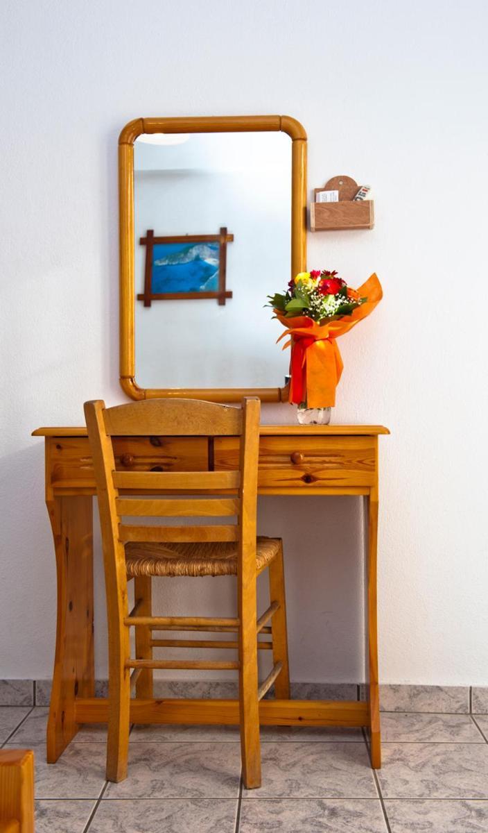 Syraina Apartments İskados Dış mekan fotoğraf