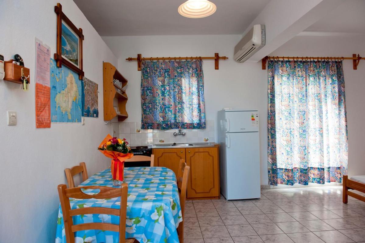 Syraina Apartments İskados Dış mekan fotoğraf