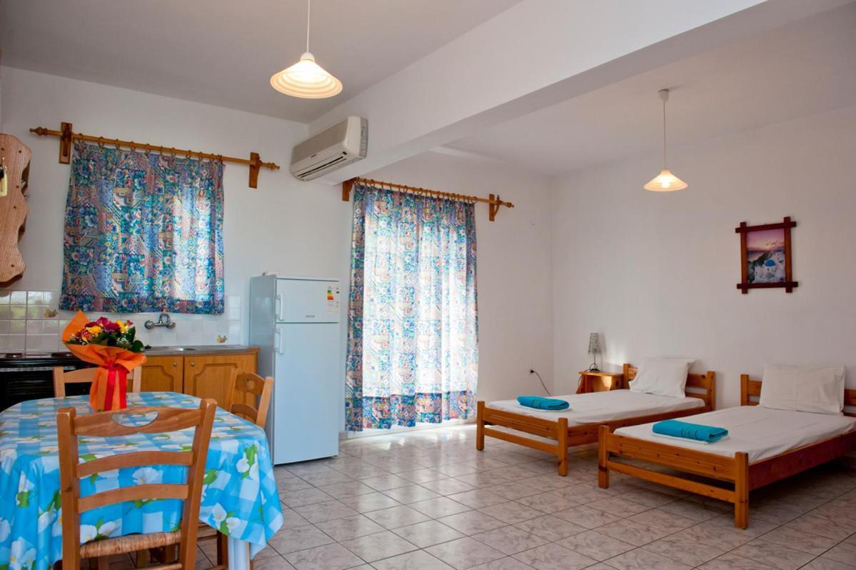 Syraina Apartments İskados Dış mekan fotoğraf